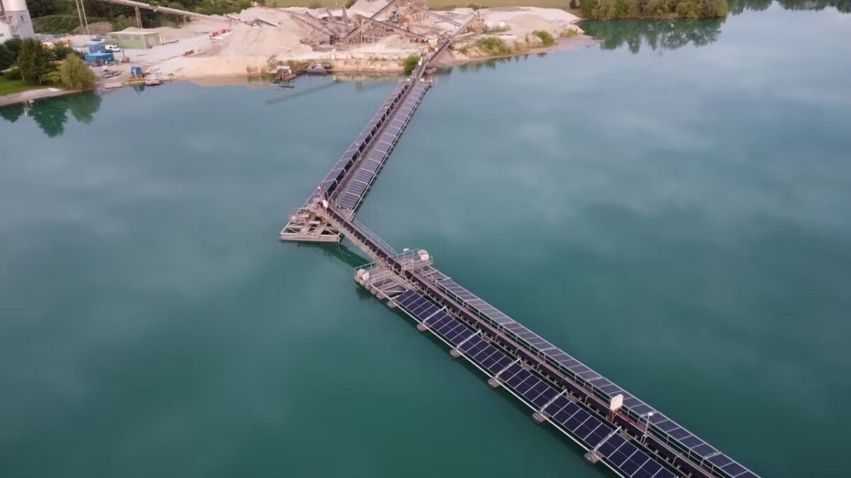 راه‌اندازی نخستین نیروگاه خورشیدی شناور عمودی جهان در آلمان 