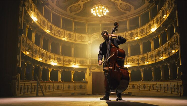 تئوری توطئه‌ای قدیمی می‌گوید سازها باید با فرکانس ۴۳۲ هرتز کوک شوند، نه ۴۴۰ هرتز؛ اما علم این باور را بی‌اساس می‌داند.