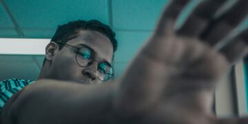 تحقیقات سایبری اپل در پاریس