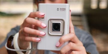 دوربین Instax LiPlay Plus فوجی‌فیلم