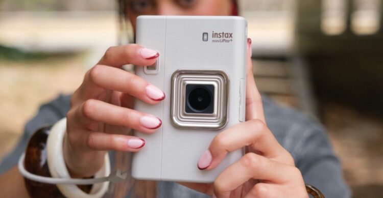 دوربین Instax LiPlay Plus فوجی‌فیلم