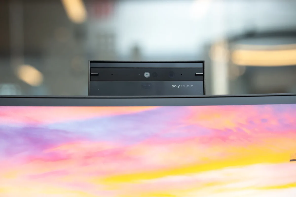 HP_Series_5_Pro_49_inch_Conferencing_Monitor