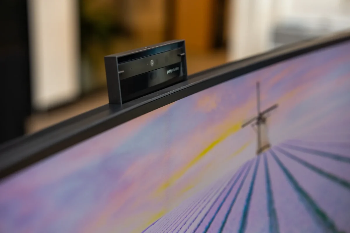 HP_Series_5_Pro_49_inch_Conferencing_Monitor