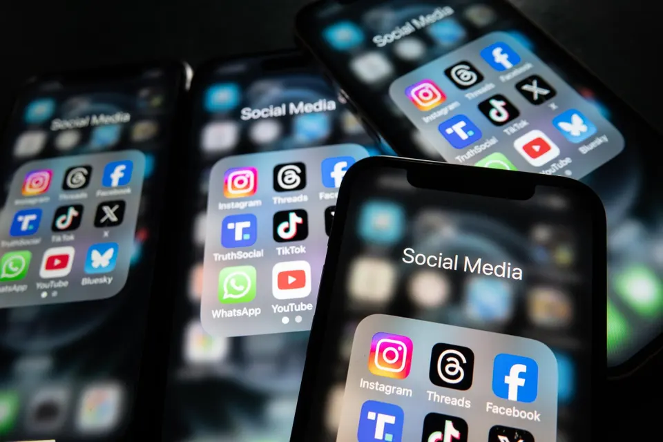 ICE now using AI software that can search eight billion social media posts per day