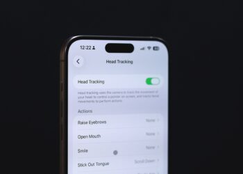 IOS 26 LETS YOU SCROLL WITH YOUR TONGUE