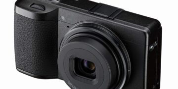 ریکو خط تولید دوربین های GR را با دو مدل جدید توسعه داد