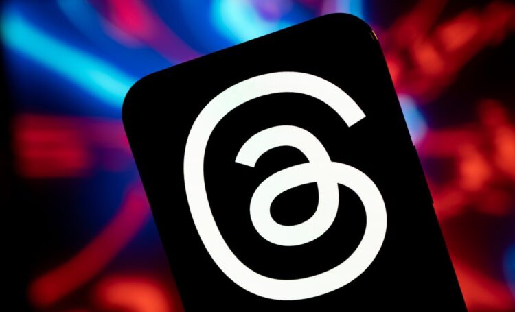 Threads adds communities