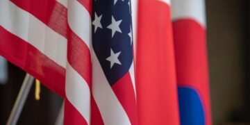 همکاری آمریکا با ژاپن و کرهجنوبی