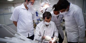 آینده پزشکی و دندانپزشکی ایران در حال نابودی است