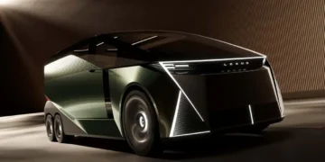 نمای جلو Lexus LS مفهومی با طراحی آیندهنگرانه، چراغهای LED مثلثی و بدنهی تیره.