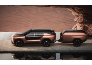 شرکت میتسوبیشی درنمایشگاه Japan Mobility Show 2025 از خودروی مفهومی تازه به نام Elevance Concept SUV رونمایی کرده است.