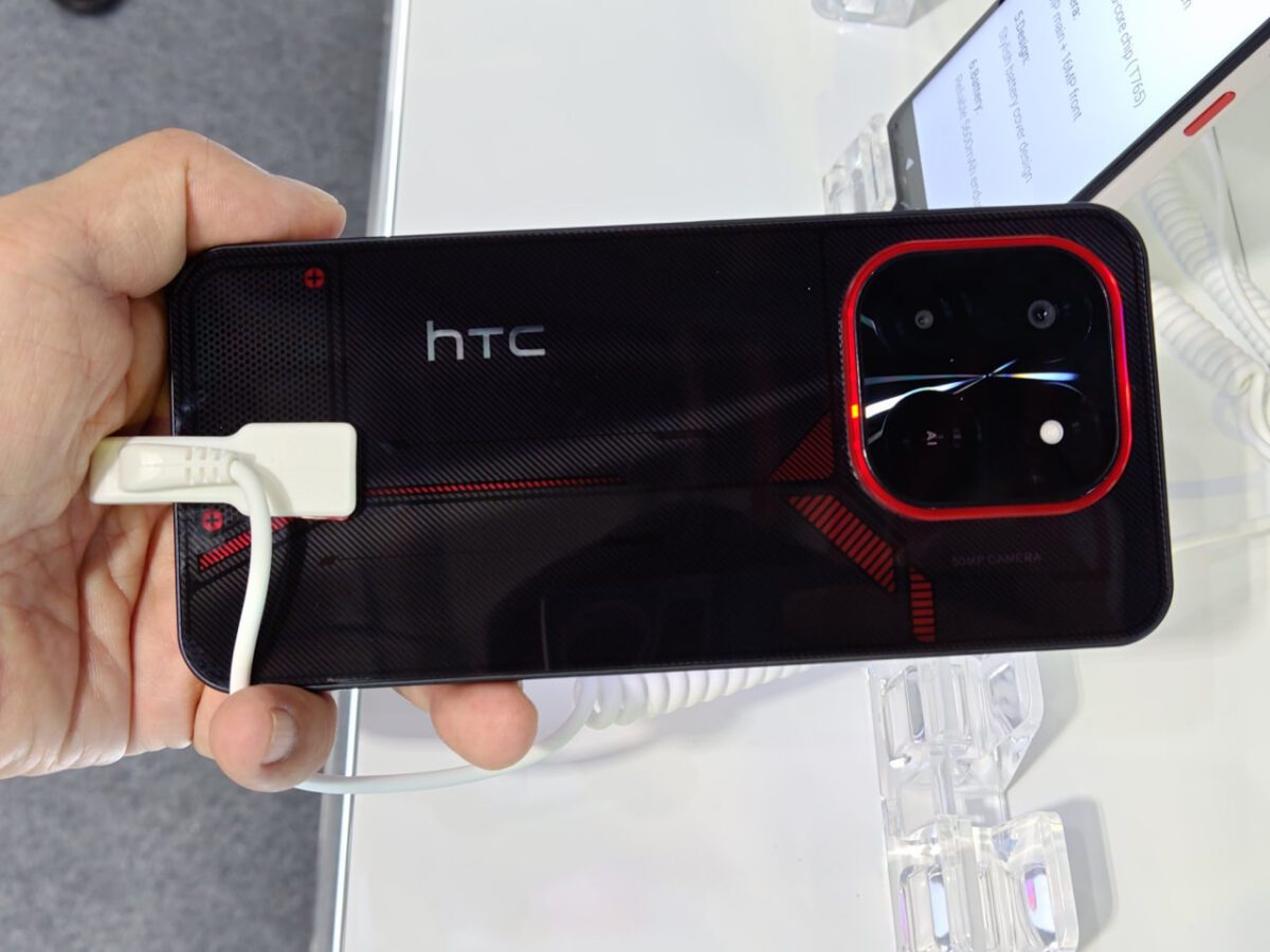 بازگشت HTC به دنیای گوشی‌های هوشمند با معرفی سری جدید Wildfire در GITEX 2025