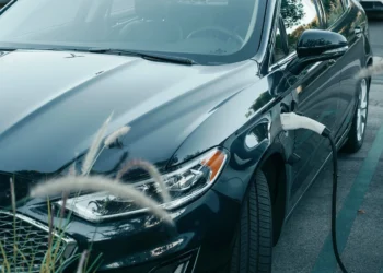 آلایندگی واقعی خودروهای هیبریدی پنج‌برابر رقم رسمی است