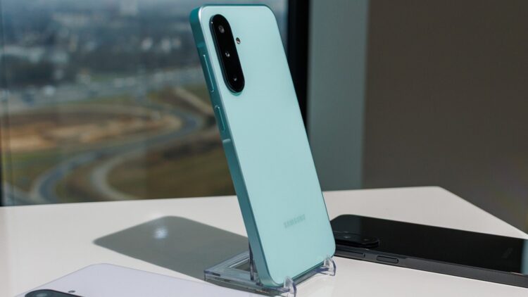 مقایسه A17 با A26