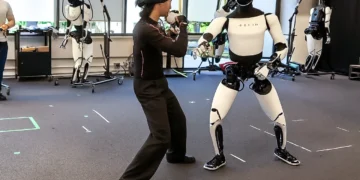 ربات انسان‌نمای اپتیموس تسلا کونگ‌فو یاد گرفت؛ قدرت، سرعت و تعادل با هوش مصنوعی