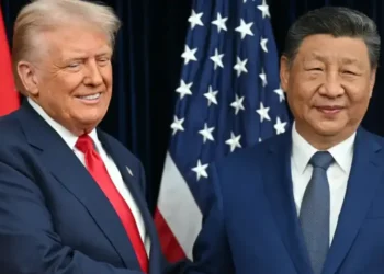 در حاشیه اجلاس سران همکاریهای اقتصادی آسیا-پاسیفیک (APEC) در شهر بوسان کرهجنوبی، رؤسایجمهور ایالات متحده و چین پس از یک نشست طولانیمدت، بر سر مجموعهای از اقدامات اقتصادی و تجاری به توافق رسیدند که میتواند تنشهای چندساله میان دو قدرت بزرگ اقتصادی جهان را کاهش دهد.