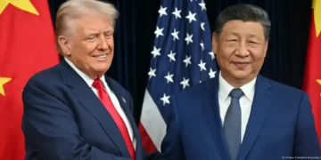 در حاشیه اجلاس سران همکاری‌های اقتصادی آسیا-پاسیفیک (APEC) در شهر بوسان کره‌جنوبی، رؤسای‌جمهور ایالات متحده و چین پس از یک نشست طولانی‌مدت، بر سر مجموعه‌ای از اقدامات اقتصادی و تجاری به توافق رسیدند که می‌تواند تنش‌های چندساله میان دو قدرت بزرگ اقتصادی جهان را کاهش دهد.