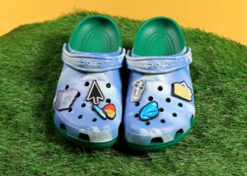 مایکروسافت از دم‌پایی Crocs با تم Windows XP رونمایی کرد