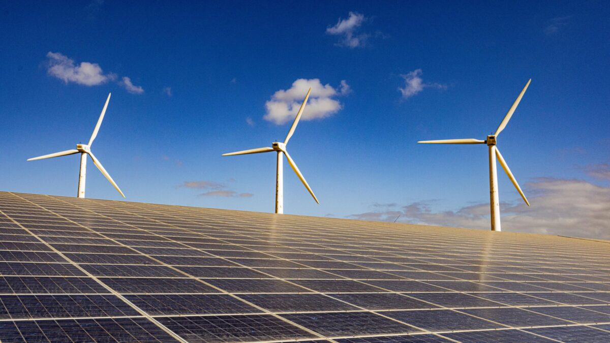 بررسی آینده انرژی خورشیدی تا ۲۰۳۰