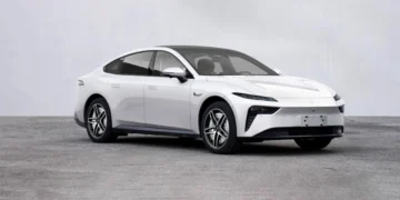 رونمایی دان‌فنگ از اولین خودروی برقی جهان با چهار موتور درون‌چرخ