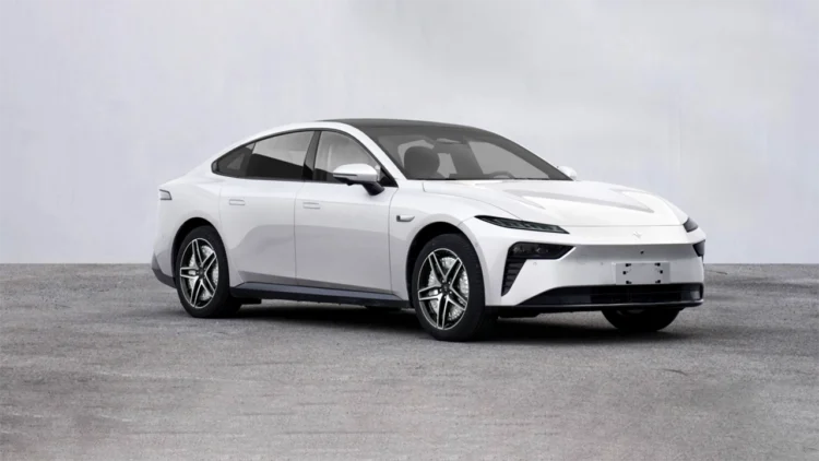 رونمایی دانفنگ از اولین خودروی برقی جهان با چهار موتور درونچرخ