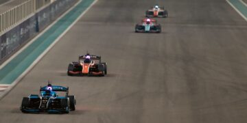 نخستین دوره لیگ مسابقات خودروهای خودران جهان در ابوظبی برگزار شد + ویدیو