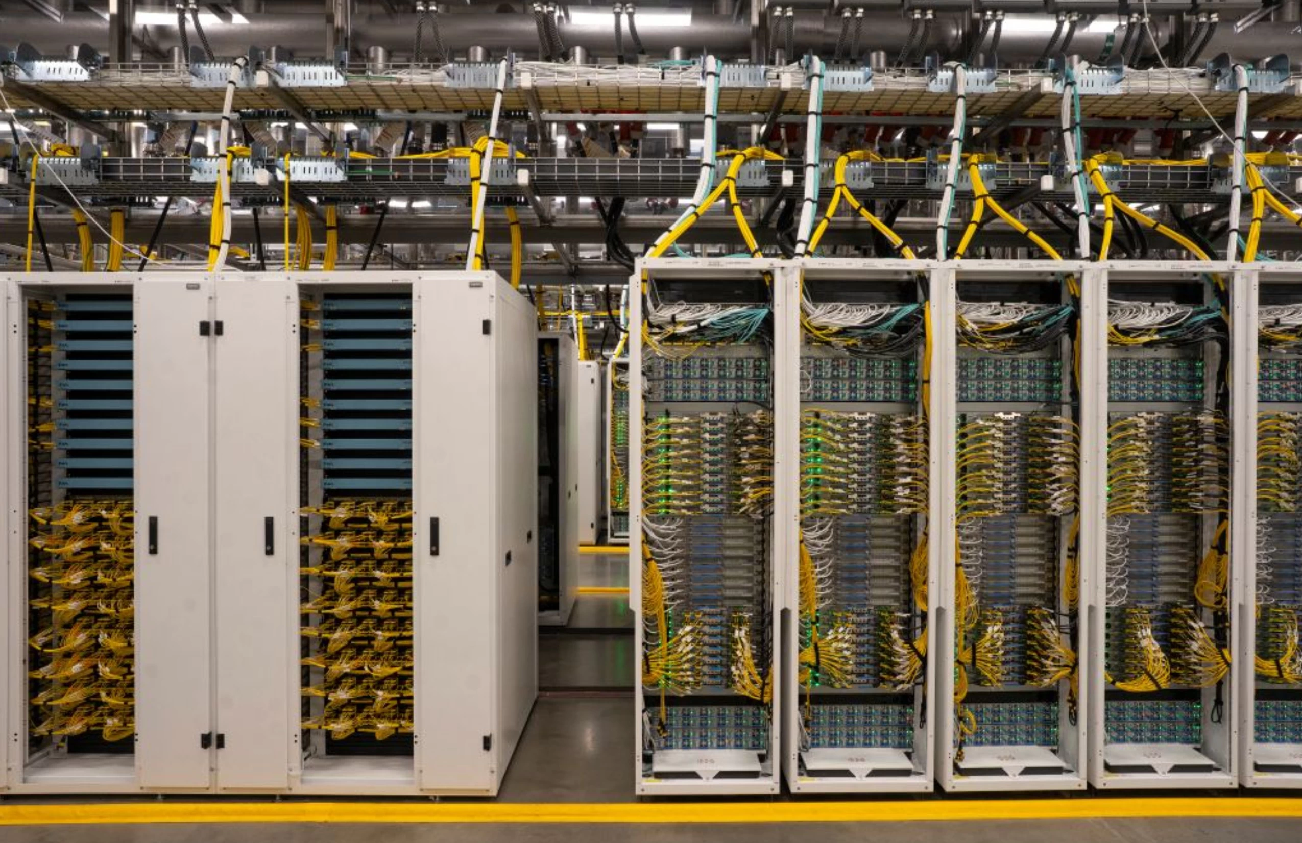 اولین ابرکارخانه هوش مصنوعی مایکروسافت راه‌اندازی شد