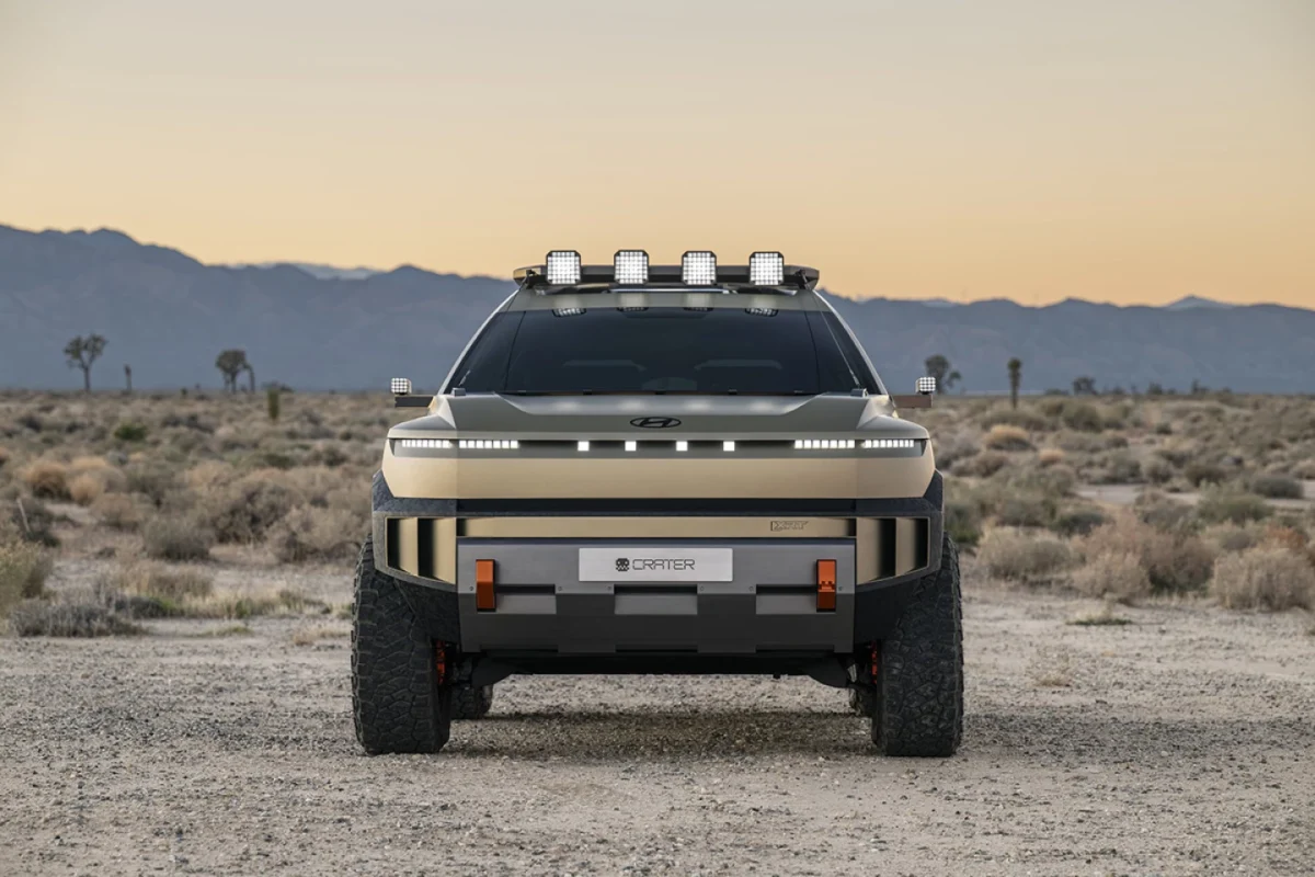 نمای جلو Crater با چراغ‌های نواری و ارتفاع زیاد از زمین