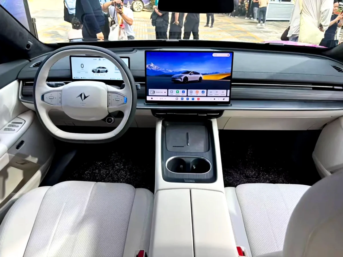 دان‌فنگ اولین خودروی برقی جهان را با چهار موتور درون‌چرخ معرفی کرد