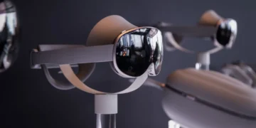 کرهایها میتوانند روزی ۱۱۰ دلار هدست گلکسی XR را اجاره کنند