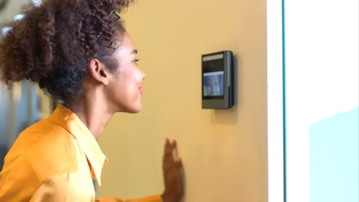 قابلیت‌های کلیدی: تشخیص چهره، تشخیص حرکت، دید در شب