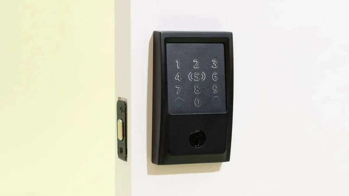 رکن دوم: قفل‌های هوشمند (Smart Locks)