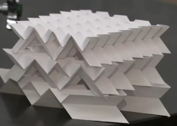 نوجوان ۱۴ ساله با کشف الگوی جدید اوریگامی ۲۵۰۰۰ دلار برنده شد