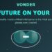 تبلیغ عینکهای هوشمند Vonder با عنوان "VONDER THE FUTURE ON YOUR NOSE" و تصویر انتزاعی از لنزهای عینک بر روی پسزمینه آبی تیره.