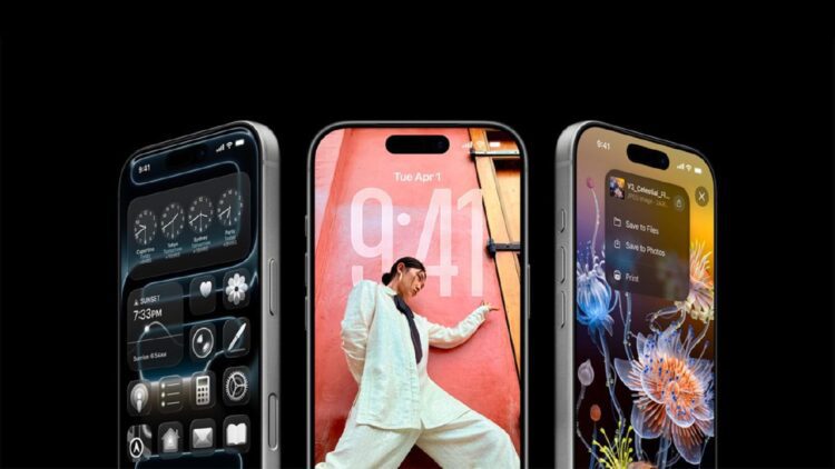 سه گوشی آیفون با صفحهنمایش روشن در کنار هم که ویژگیهای مختلفی مانند صفحه قفل (Lock Screen) سفارشی و اعلانهای تعاملی را در حال نمایش هستند.