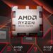رندر تبلیغاتی یک پردازنده مرکزی AMD Ryzen 9000 Series در مرکز، با پس‌زمینه‌ای از طرح‌های جعبه محصولات Ryzen.