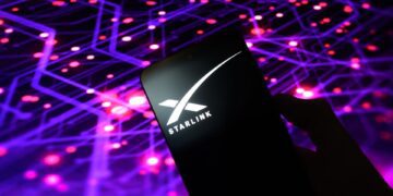 رزمایش سایبری چین؛ شبیه‌سازی اختلال در استارلینک بر فراز تایوان با هزار پهپاد