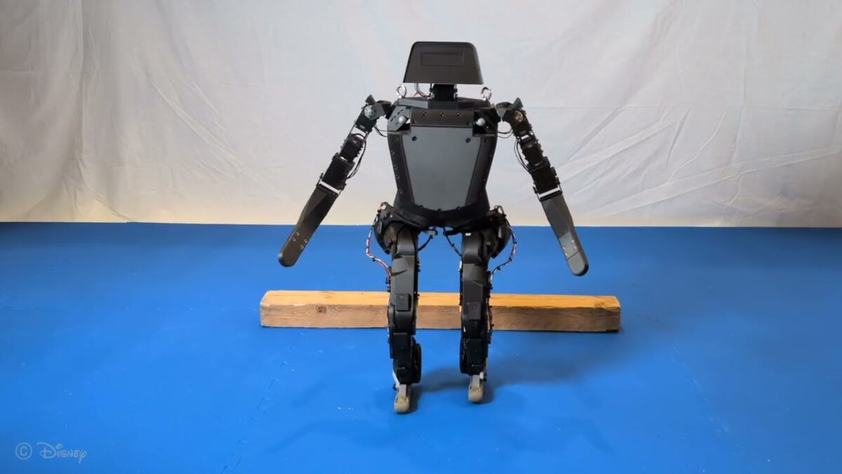 سقوط بدون آسیب رباتهای دیزنی