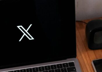 تعلیق حسابها در X