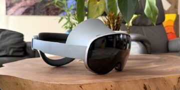 سامسونگ‌ تولید انبوه نمایشگرهای OLEDoS را برای Galaxy XR آغاز کرد