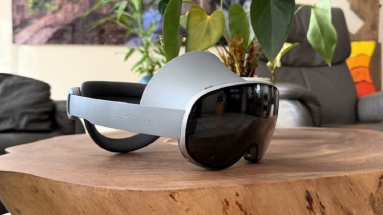 سامسونگ‌ تولید انبوه نمایشگرهای OLEDoS را برای Galaxy XR آغاز کرد