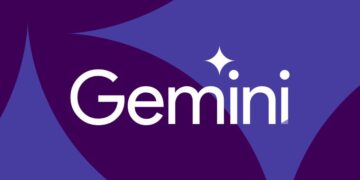 لوگوی سفید رنگ Gemini با یک ستاره درخشان کوچک، بر روی پسزمینهای با طرحهای انتزاعی به رنگ بنفش تیره و روشن.