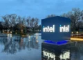 شکایت اینتل از کارمند سابق به اتهام سرقت ۱۸ هزار فایل محرمانه
