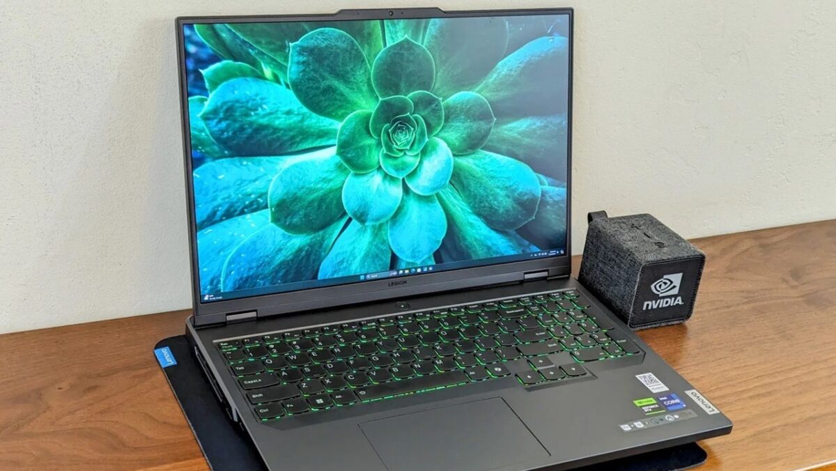 در بررسی Lenovo Lenovo Legion 5 16IRX9 قابلیت ارتقا یکی از مزایای اصلی این لپ‌تاپ به شمار می‌رود.