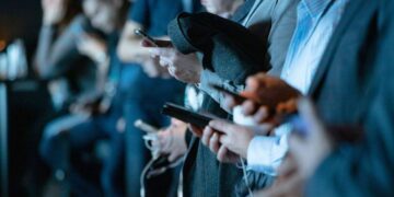 نقص امنیتی واتس‌اپ ۳.۵ میلیارد شماره تلفن از جمله شماره شما را فاش کرد