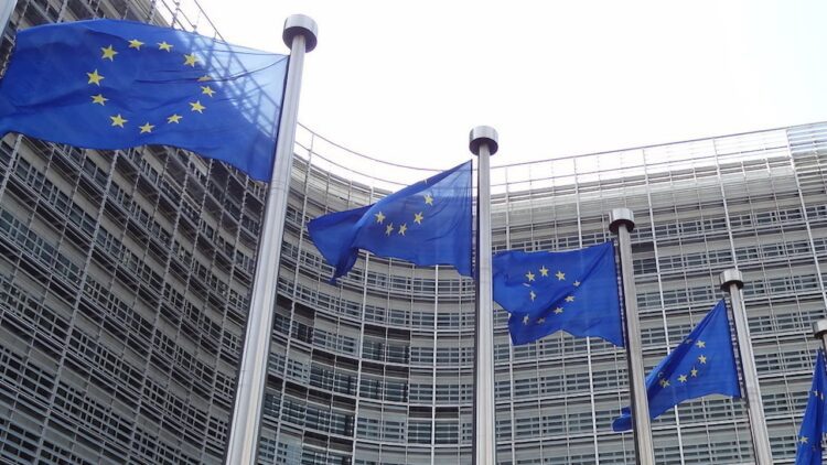 رکورد جدید اپل در لابی‌گری با سیاستمداران اتحادیه اروپا در سال ۲۰۲۵