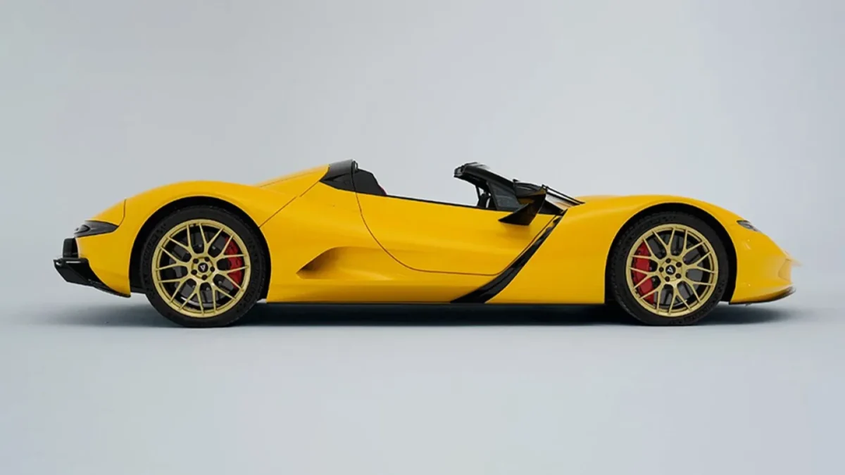 ابرخودروی روباز Owl Roadster رونمایی شد