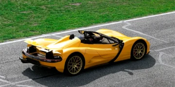 ابرخودروی روباز Owl Roadster با شتاب ۱.۷۲ ثانیه‌ای رکورد زد