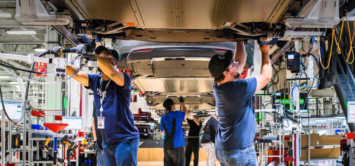 تجربه مهندسی در تسلا