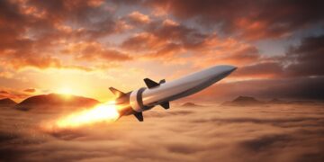 نمای شبیه‌سازی‌شده از مسیر پرواز موشک YKJ-1000 از زاویه بالا